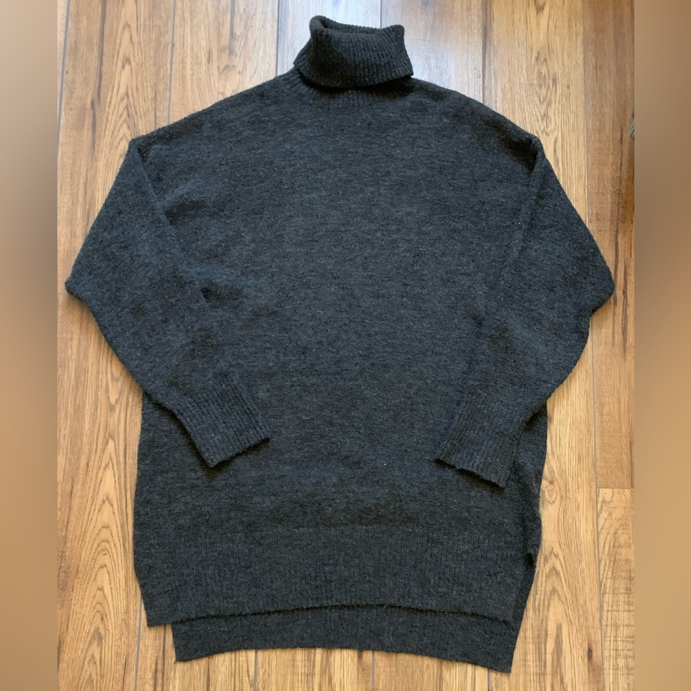 H&M sweater